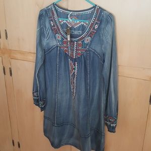 Denim dress/tunic with southwestern stitching